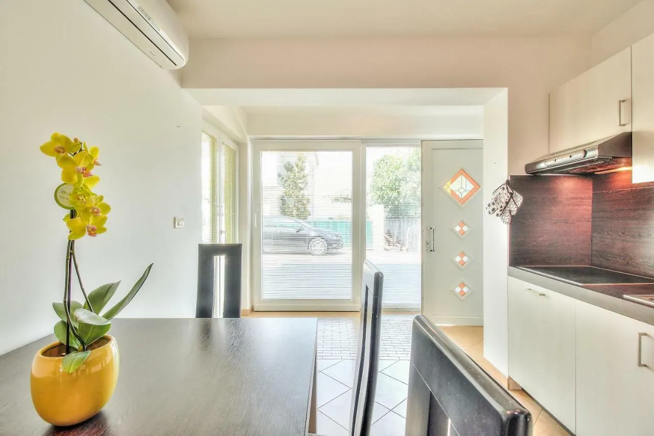 Apartment Katarina Crveni Vrh